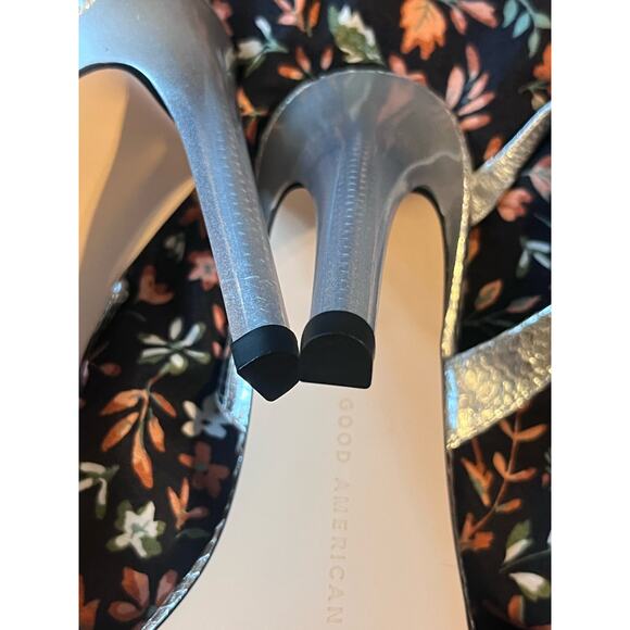 Good American Heels Square Toe Silver Snake Size 10 NWOT - Picture 3 of 7